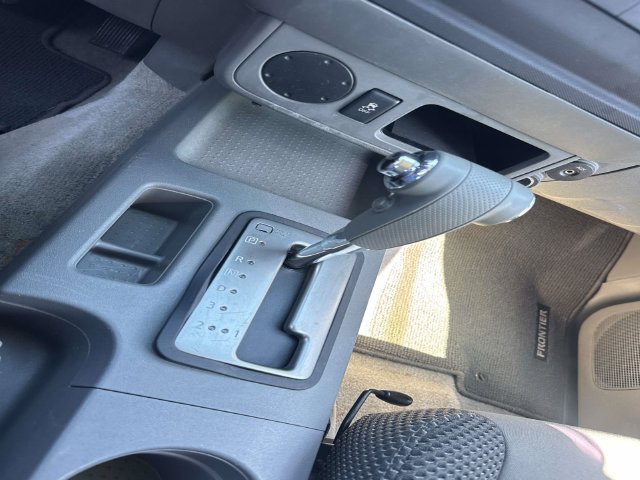 Used 2012 Nissan Frontier SV w/ Sport Appearance Pkg RWD image 21