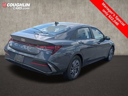Certified 2024 Hyundai Elantra SEL FWD image 7