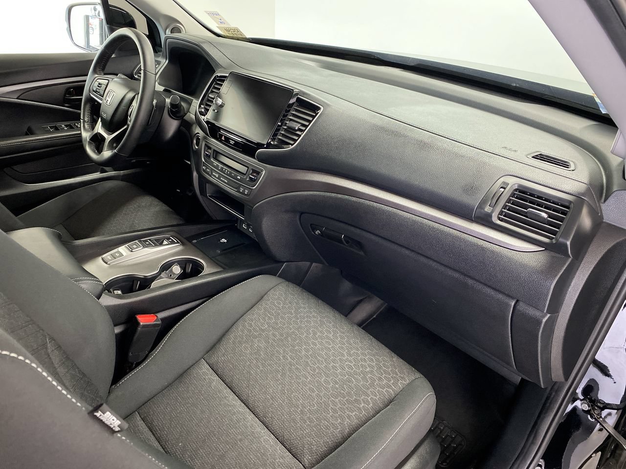 Used 2025 Honda Ridgeline Sport image 29