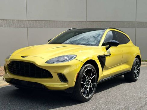 Used 2021 Aston Martin DBX AWD/4WD image 1