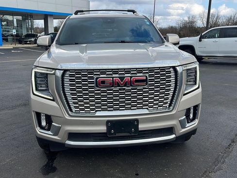 Used 2024 GMC Yukon Denali w/ Advanced Technology Package image 8