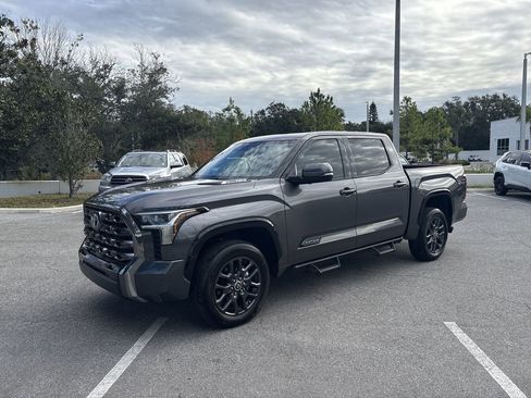 Used 2022 Toyota Tundra Platinum image 2