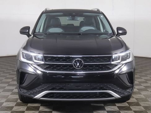 Used 2022 Volkswagen Taos SEL w/ Panoramic Sunroof Package AWD/4WD image 12