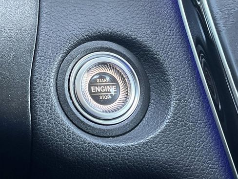 Used 2022 Mercedes-Benz GLC 300 image 32