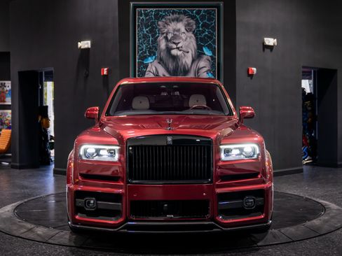 Used 2022 Rolls-Royce Cullinan Black Badge w/ Dark Exterior Package image 12