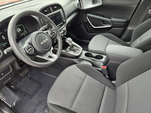 Used 2023 Kia Soul LX w/ Option Group 015 image 14