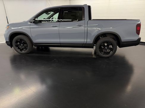 New 2026 Honda Ridgeline Black Edition image 2