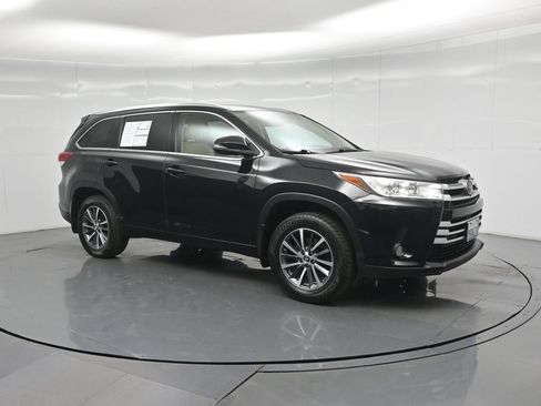 Used 2018 Toyota Highlander XLE AWD/4WD image 50
