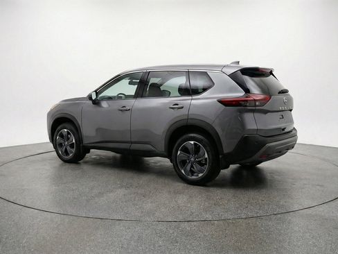 Used 2025 Nissan Rogue SV AWD/4WD image 6