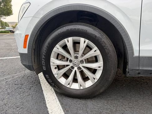 Used 2018 Volkswagen Tiguan SE FWD image 26
