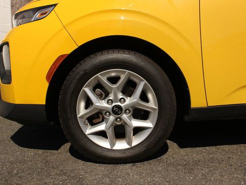 Used 2020 Kia Soul S FWD image 3
