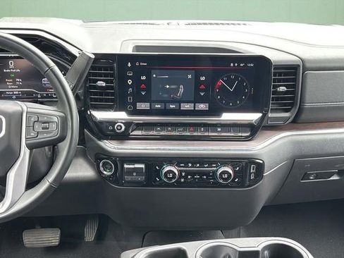 Used 2025 GMC Sierra 1500 SLT RWD image 19