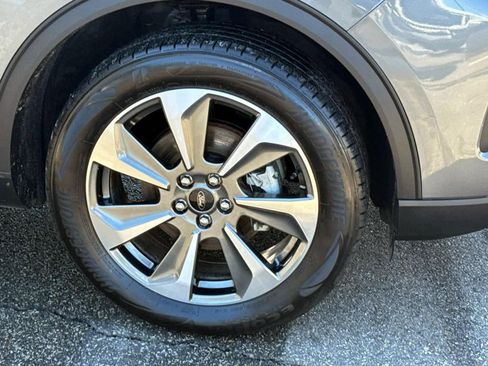 Used 2025 Ford Escape Platinum image 7