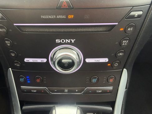 Used 2018 Ford Edge Titanium w/ Equipment Group 301A AWD/4WD image 21