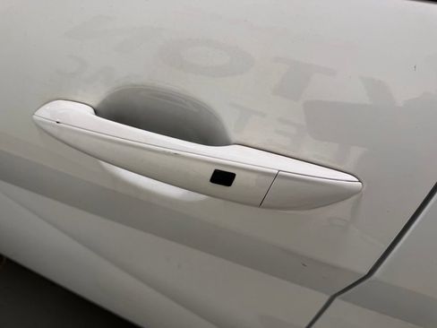 Used 2025 Hyundai Elantra SEL FWD image 3