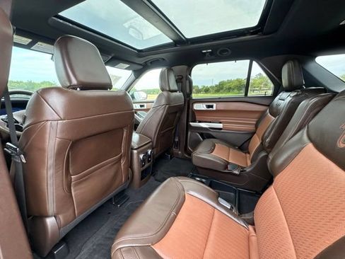 Used 2021 Ford Explorer King Ranch w/ Premium Technology Package AWD/4WD image 26