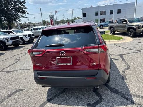 Used 2025 Toyota RAV4 LE AWD/4WD image 8