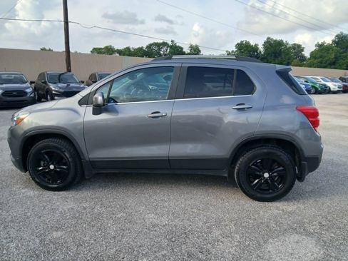 Used 2020 Chevrolet Trax LT w/ LPO, Protection Package AWD/4WD image 4