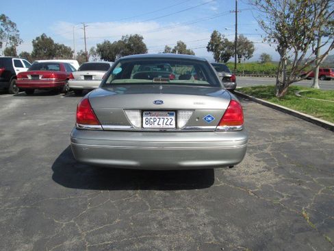 Used 2001 Ford Crown Victoria LX image 5