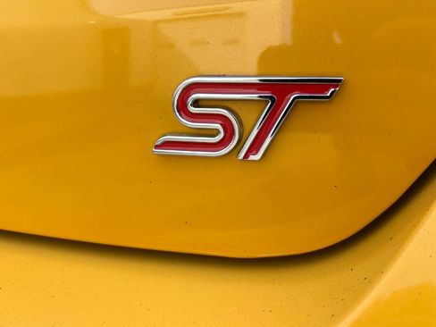 Used 2015 Ford Focus ST w/ Equipment Group 401A image 22