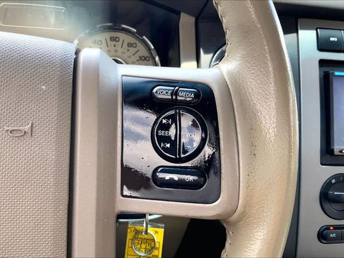 Used 2014 Ford Expedition XLT RWD image 24