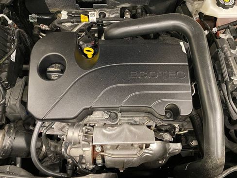 Used 2026 Chevrolet Equinox LT FWD image 4