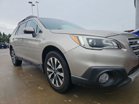 Used 2015 Subaru Outback 2.5i Limited AWD/4WD image 2