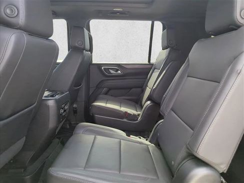Used 2023 Chevrolet Suburban Z71 w/ Luxury Package AWD/4WD image 18