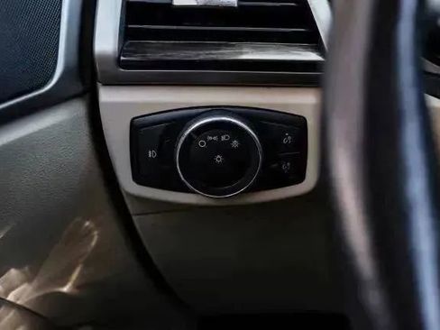 Used 2016 Ford Fusion SE w/ Equipment Group 502A FWD image 32