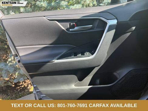Used 2025 Toyota RAV4 XLE AWD/4WD image 19