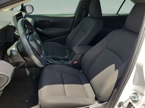 Used 2023 Toyota Corolla LE FWD image 17