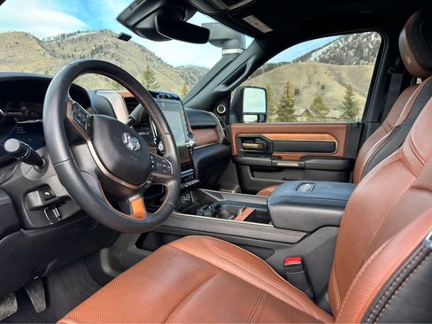 Used 2023 RAM 3500 Limited image 14