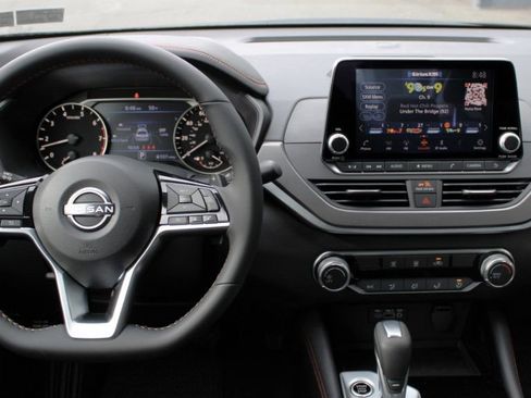 New 2025 Nissan Altima 2.5 SR w/ SR Premium Package image 4