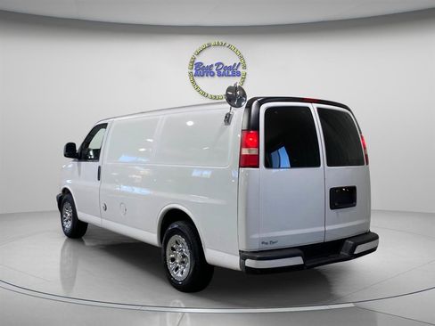 Used 2013 Chevrolet Express 1500 RWD image 3