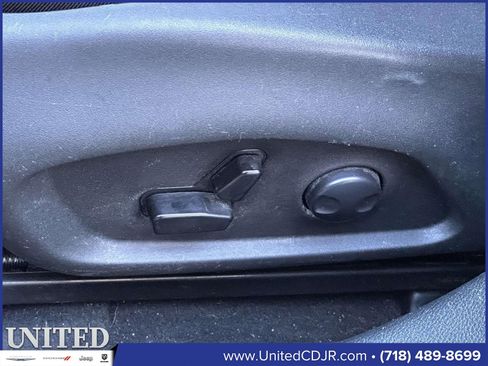 Used 2023 Jeep Compass Latitude w/ Sun and Sound Group image 15