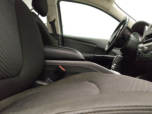Used 2020 Dodge Journey SE w/ SE Popular Equipment Group FWD image 21