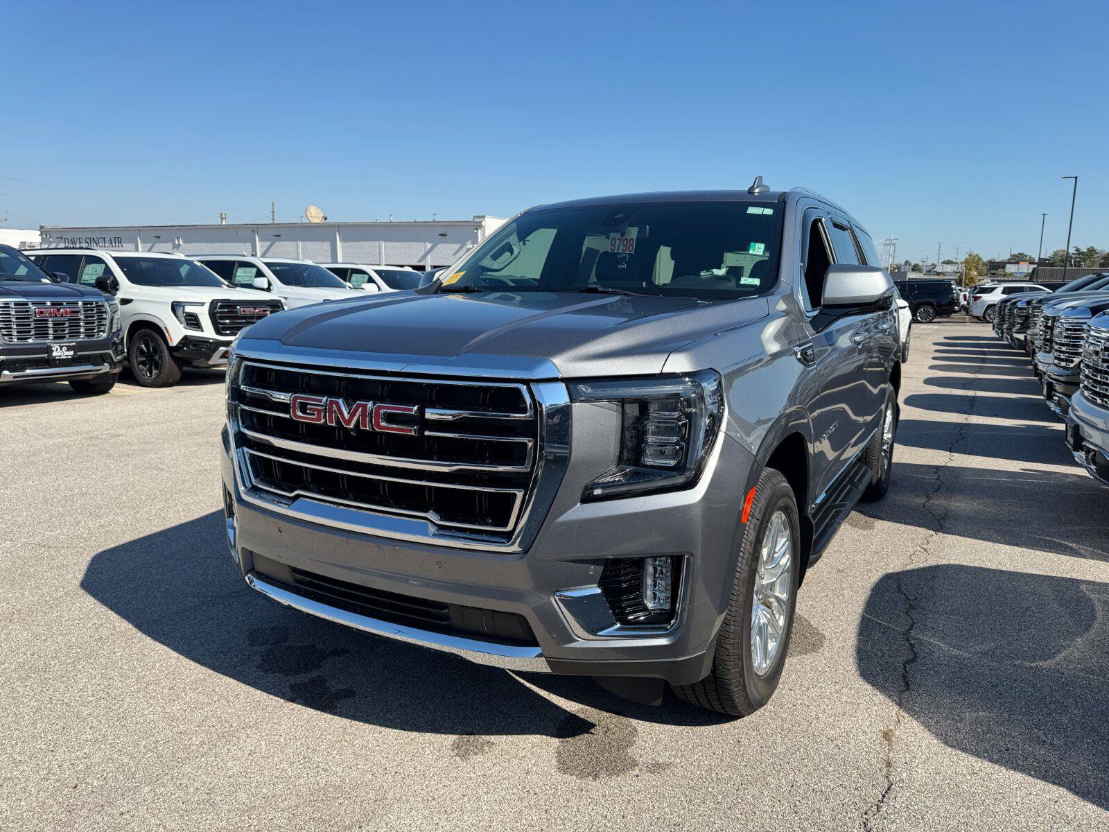 Used 2021 GMC Yukon SLT w/ SLT Luxury Plus Package AWD/4WD image 1