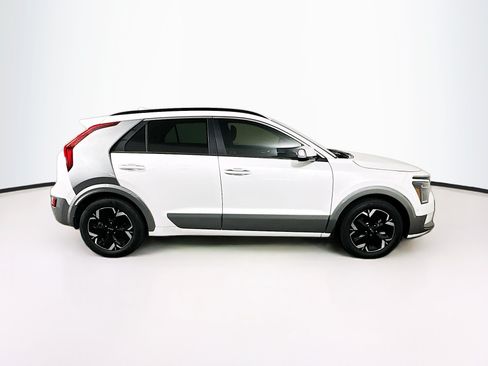Used 2023 Kia Niro Wave FWD image 10