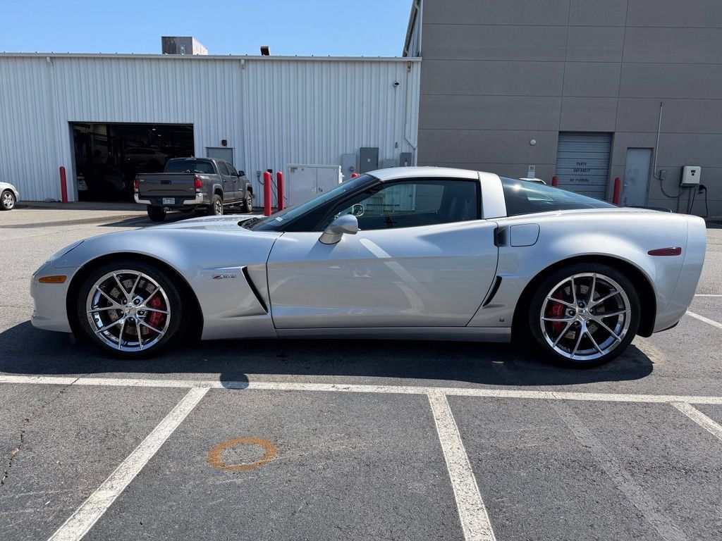 Used 2009 Chevrolet Corvette Z06 w/ Preferred Equipment Group RWD image 4