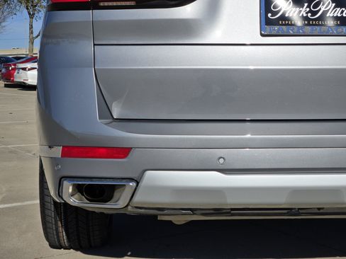 Used 2024 BMW X7 xDrive40i image 14