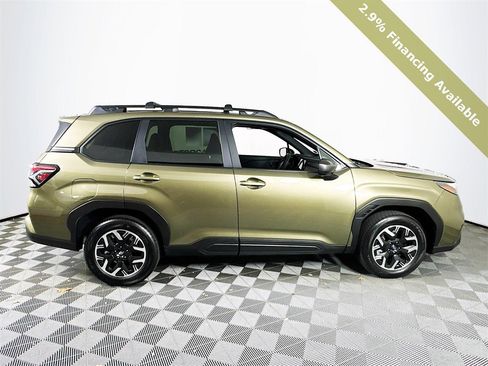 Used 2025 Subaru Forester Premium image 8