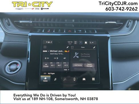 New 2025 Jeep Grand Cherokee L Laredo image 16