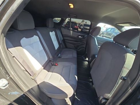 Used 2024 Chevrolet Trax RS FWD image 24