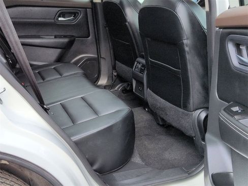 Used 2022 Nissan Rogue SV w/ SV Premium Package image 20