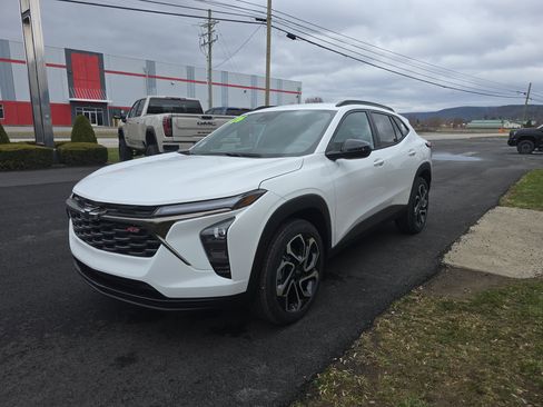 New 2026 Chevrolet Trax RS image 8