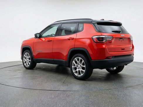 Used 2025 Jeep Compass Limited AWD/4WD image 6
