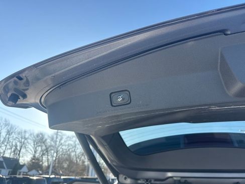 Used 2014 Ford Explorer XLT w/ Equipment Group 202A image 16