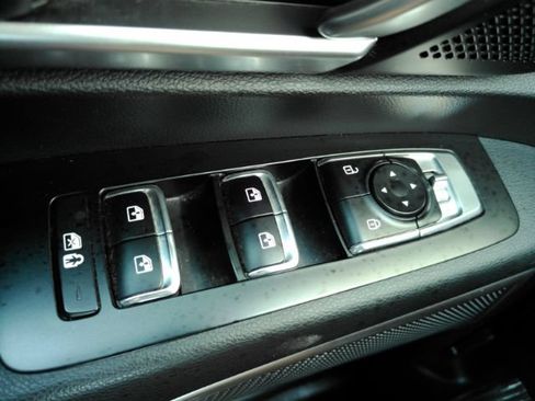Used 2025 Kia Telluride S AWD/4WD image 38