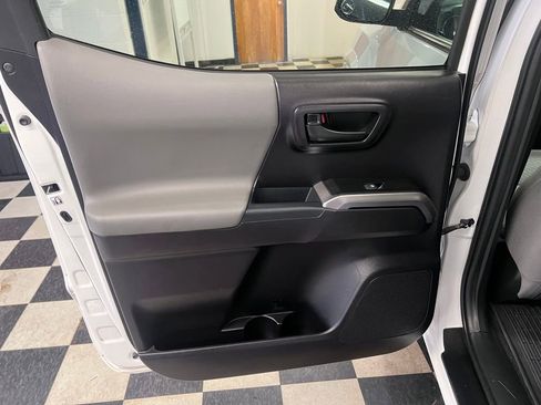 Used 2020 Toyota Tacoma SR5 image 25