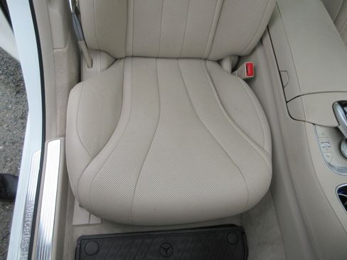 Used 2017 Mercedes-Benz S 550 Sedan image 24